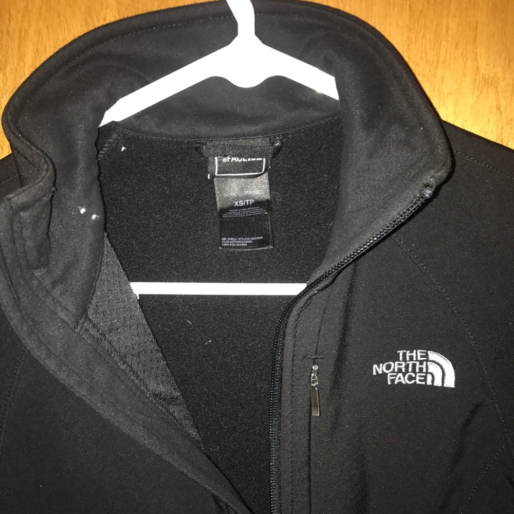 North face - Picture 2 of 3
